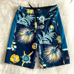 Vans Swim Shorts Boys Size 12 (26)
